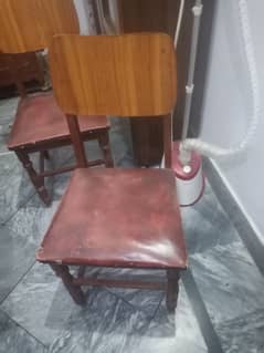 4 used dining chairs available for sale 0