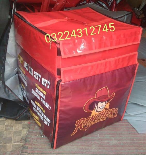pizza delivery bags in all colours and sizes// pizza oven south star 2