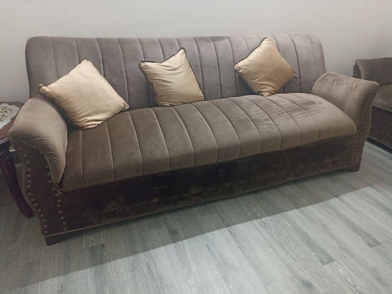 7 Seater sofa set with cushions 1
