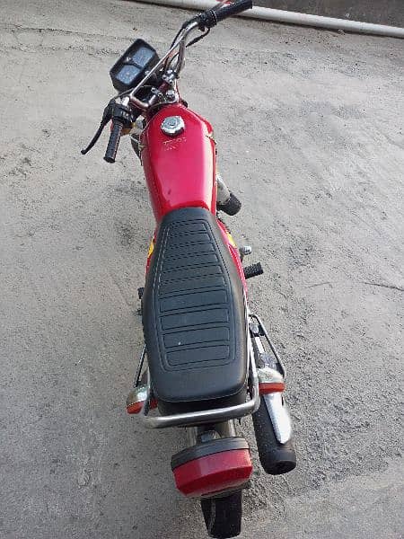 Honda CG125 available everything is original. Condition is very good 0
