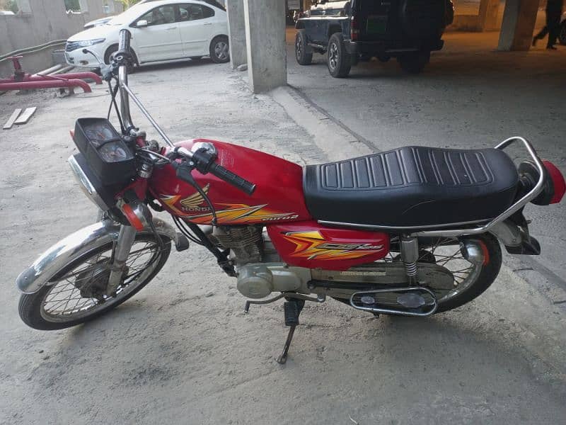 Honda CG125 available everything is original. Condition is very good 2
