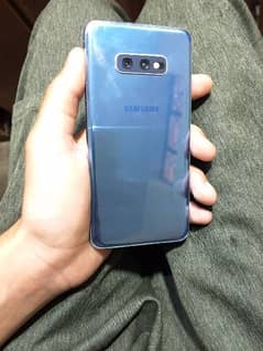 Samsung Galaxy S10e 0