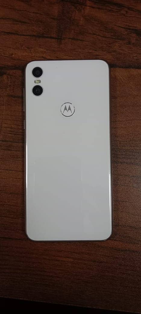 Motorola One 4G 9