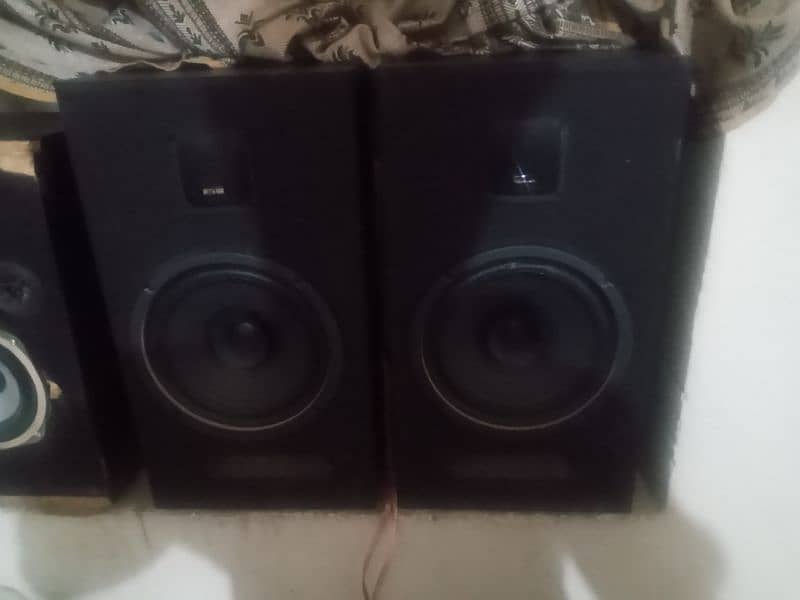 amplifier woofar speaker 0