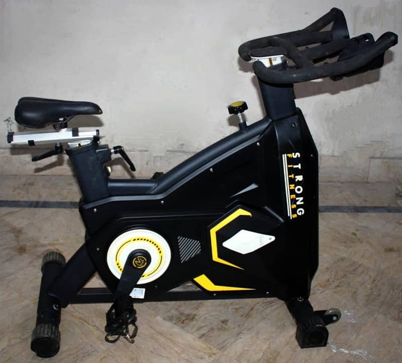 Commercial spin bike for sale / elleptical cycle /  Exercise Bikes 0