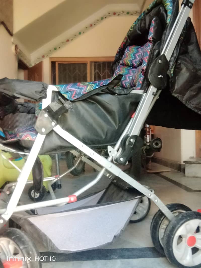 High quality Baby stroller for sale near 22 no. tench bhata rawalpindi 2
