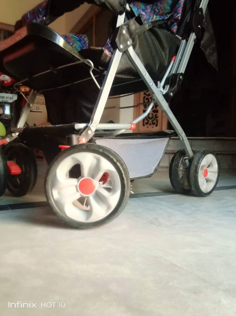 High quality Baby stroller for sale near 22 no. tench bhata rawalpindi 3