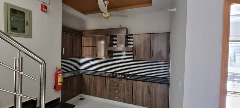 Spacious 5 Marla Upper Portion Available For Rent In DHA 11 Rahbar Phase 2 3