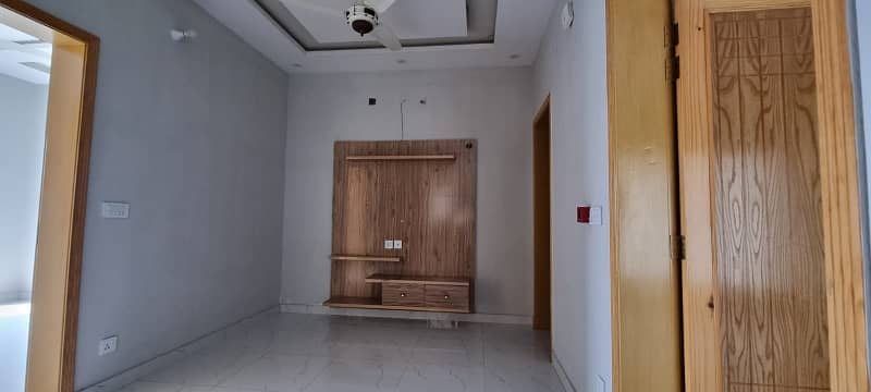 Spacious 5 Marla Upper Portion Available For Rent In DHA 11 Rahbar Phase 2 4