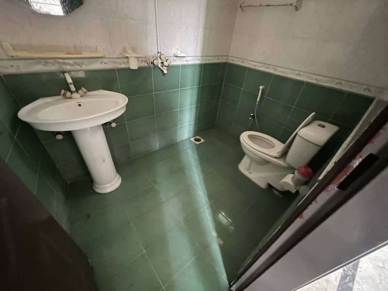 6 MARLA LOWER PORTION TRIPPLE ROOM FOR RENT AT IDEAL LOCATION OF JOHAR TOWN NEAR EMPORIUM 3