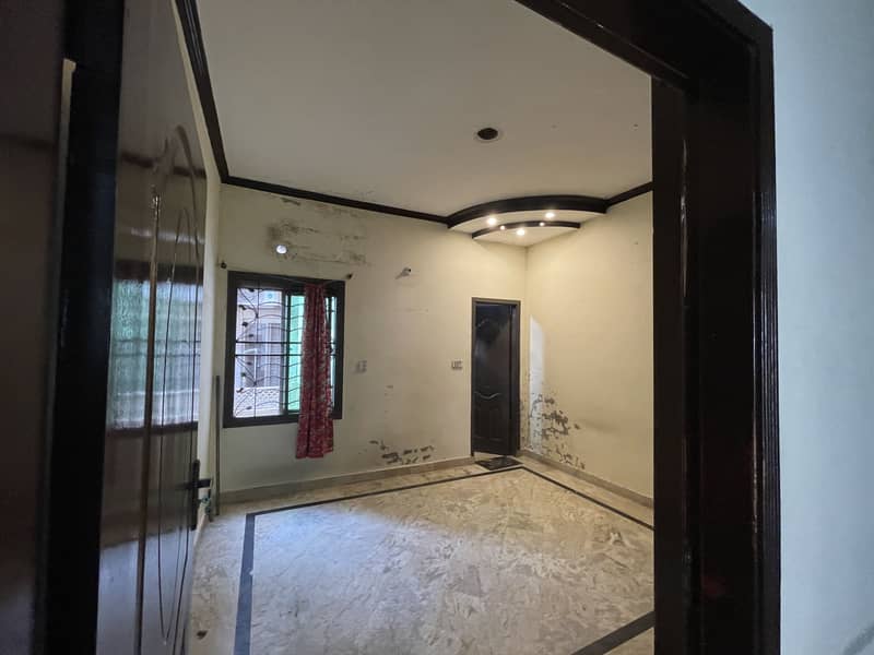 6 MARLA LOWER PORTION TRIPPLE ROOM FOR RENT AT IDEAL LOCATION OF JOHAR TOWN NEAR EMPORIUM 6