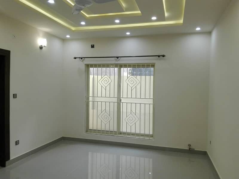 2450 Square Yards House For sale In Rs. 76000000 Only 4