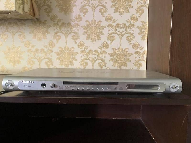 Omega DVD player (imported) 1
