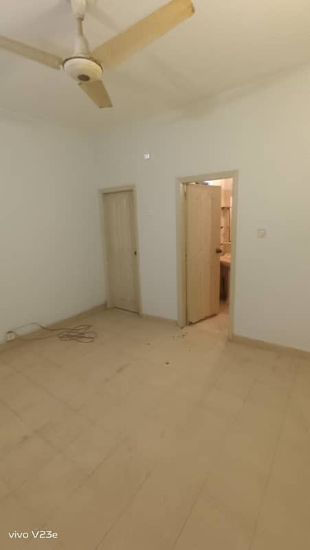 Studio Apartment For Rent 1Bed lounge 1st Floor available Small Bukhari Comm 7