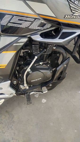 Honda CB150 F, Special edition, Self start, New battery 5