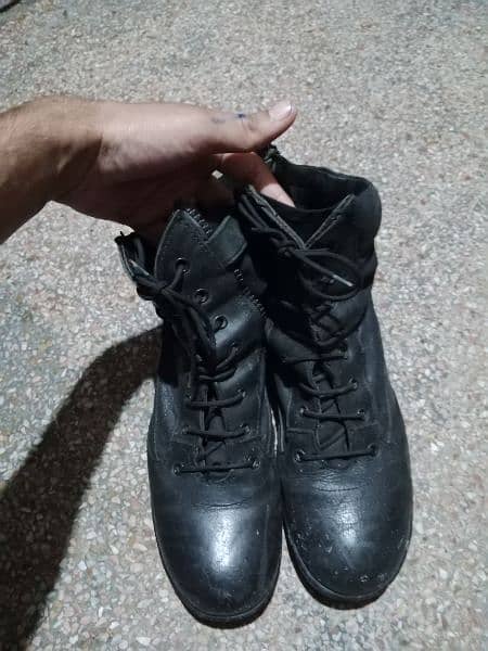 black combat boots ( 8 ) no hain 3