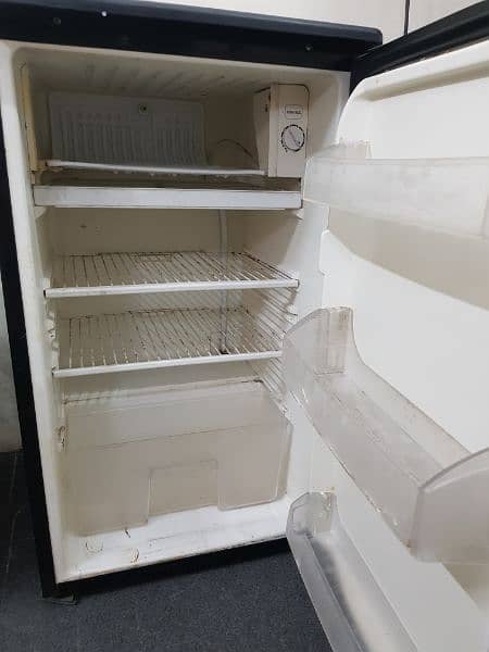 PEL Room Mini Refrigerator 2