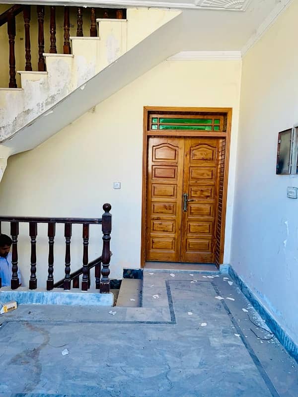 Prime Location House Of 10 Marla In Warsak Road For Rent 13
