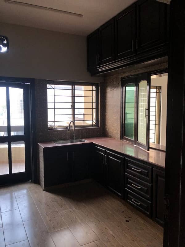 5 MARLA UPPER PORTION AVAILABLE FOR RENT IN JOHAR TOWN PHASE 1 5