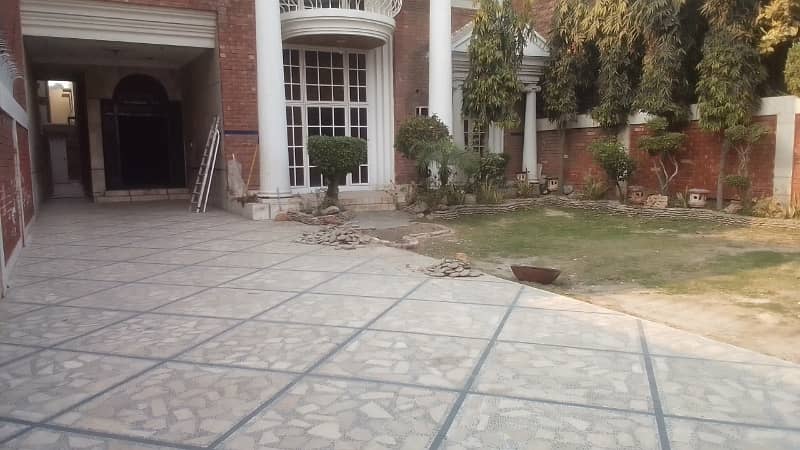 1 KANAL DOUBLE STOREY COMMERCIAL HOUSE FOR RENT IN JOHAR TOWN PHASE 1 0