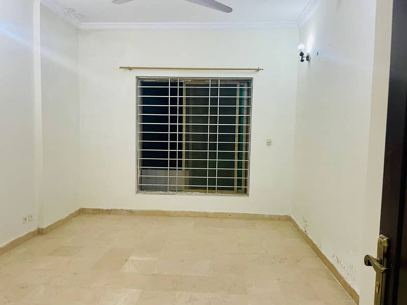 F-11 Markaz 2 Bed with attahed bath Tv Lounge Kitchen Car Parking Apartment Available For Sale 4