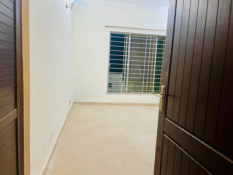 F-11 Markaz 2 Bed with attahed bath Tv Lounge Kitchen Car Parking Apartment Available For Sale 9