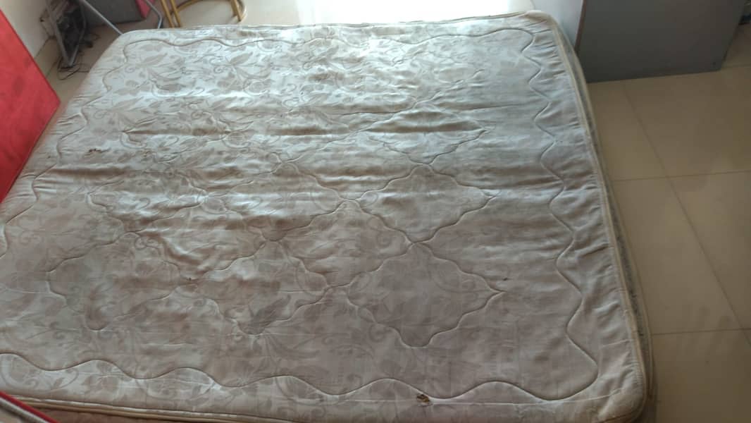 Used master spring mattress(double bed) 3
