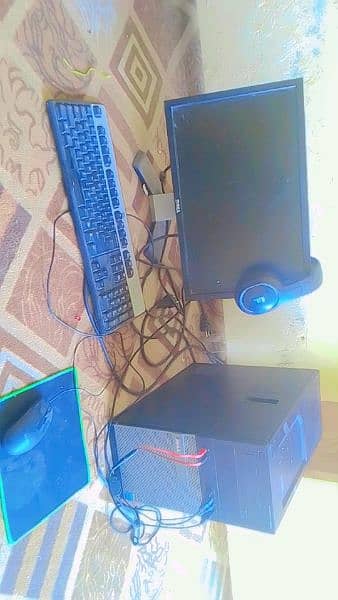 Gaming Pc with  gaming headphones (lighting) 3