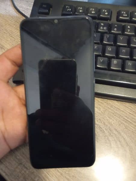 use phone like new with complete box 0