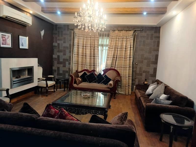 Fully Furnished Dream House For Short Rentals!! Nearby Jalalsons. 3