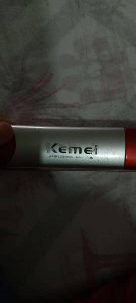 Kemei Professional Hair Iron/ Straightner 3