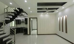Highly-Desirable House Available In Punjab Small Industries Colony For sale 0