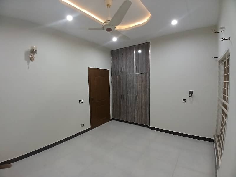 Hajvery Hom 3 Marla House For Rent Near punjab society 15