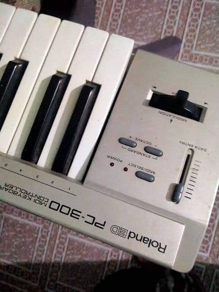 Roland PC 300 USB midi controller keyboard 1