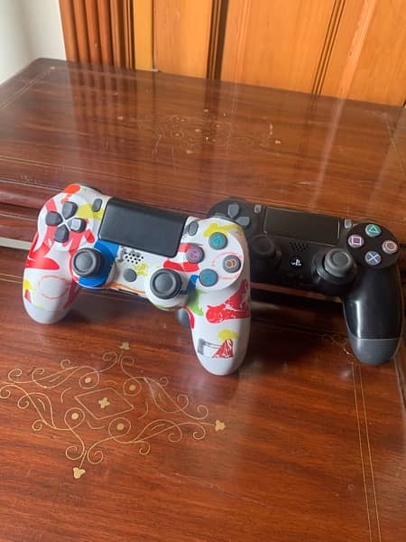 PS4 jailbreak with two controllers 2