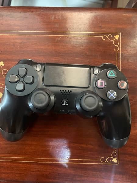 PS4 jailbreak with two controllers 4
