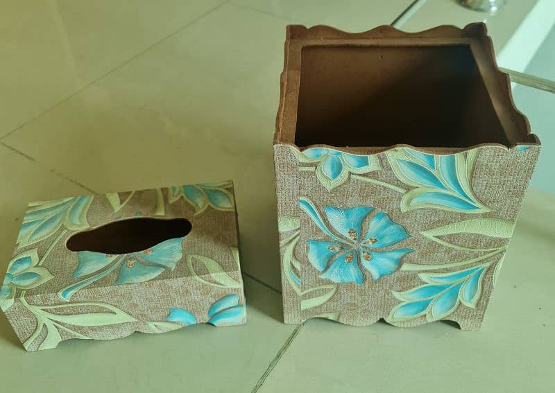 decorative tissue box with dust bin 0