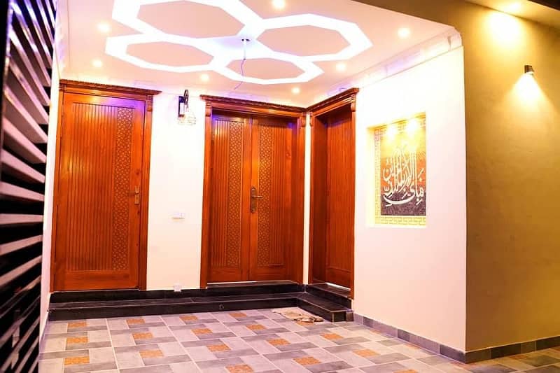 5.5 Marla Brand new very beautifull corner House for sale in new lahore city 1