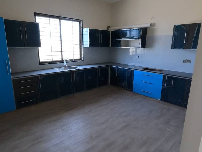 500 YARD 3 UNIT HOUSE FOR RENT DHA PHASE 8 0