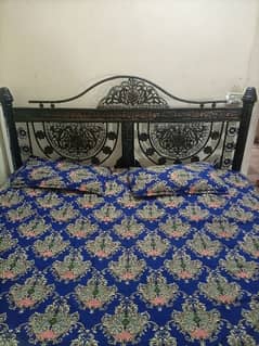 king size iron bed for sell
