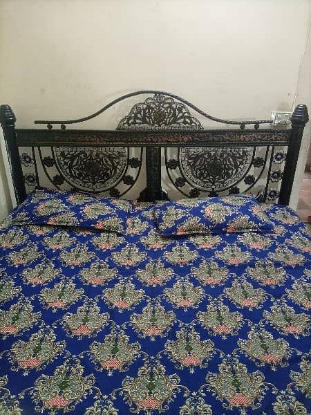 king size iron bed for sell 0