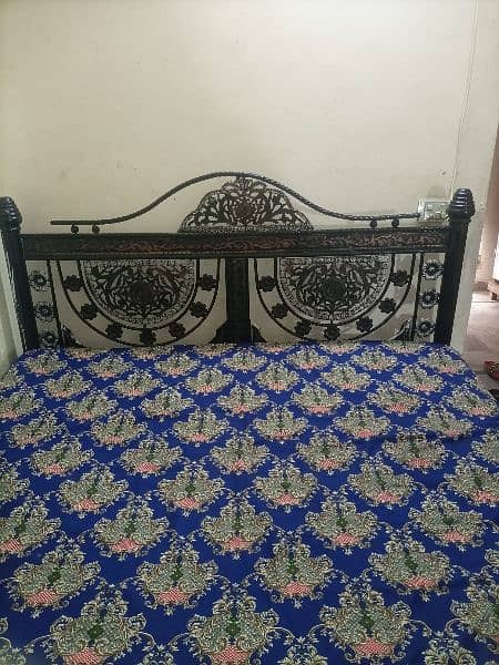 king size iron bed for sell 1