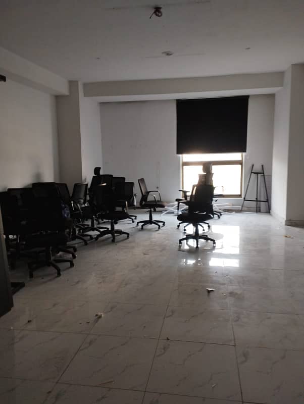 2500 Sqft Office For Rent | Al Hafeez Executive Tower | Gulberg Lahore 2