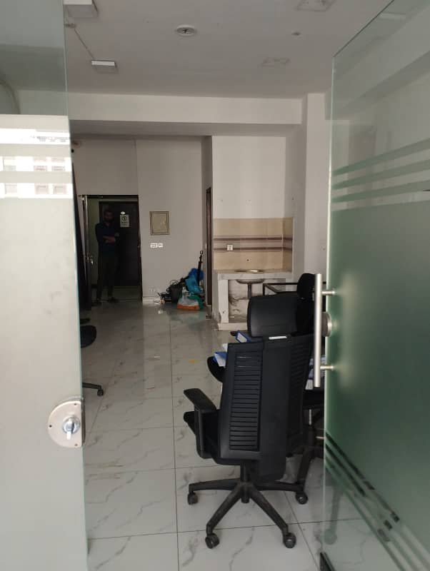 2500 Sqft Office For Rent | Al Hafeez Executive Tower | Gulberg Lahore 8
