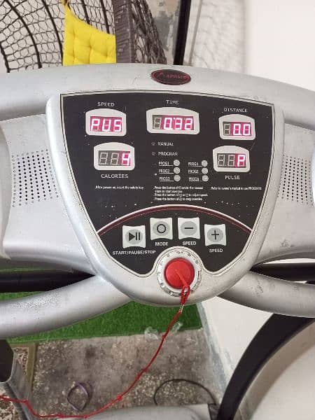 electric treadmill in good condition only 4 month used 1