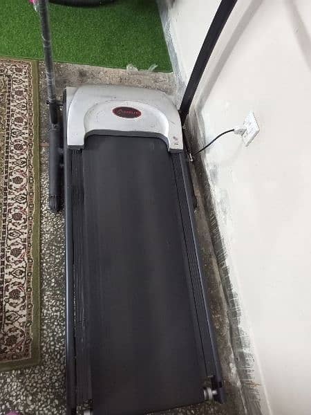 electric treadmill in good condition only 4 month used 3