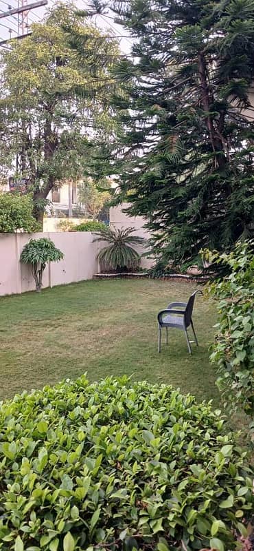 9450 SQ FEET HOUSE FOR SALE IN MODEL TOWN M BLOCK 28