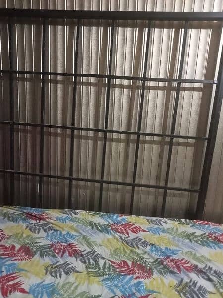 Double bed in good condition 2