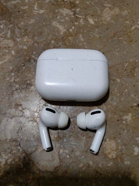 Apple Airpods high sound quality with charger 2