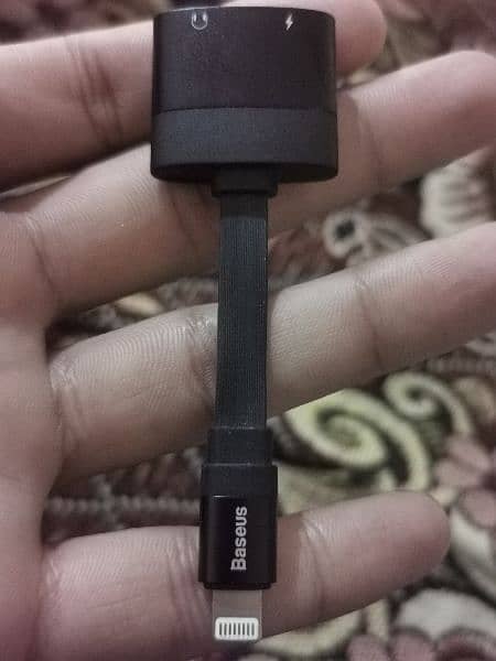 Baseus iPhone splitter for charging and 3.5 headphone jack 0